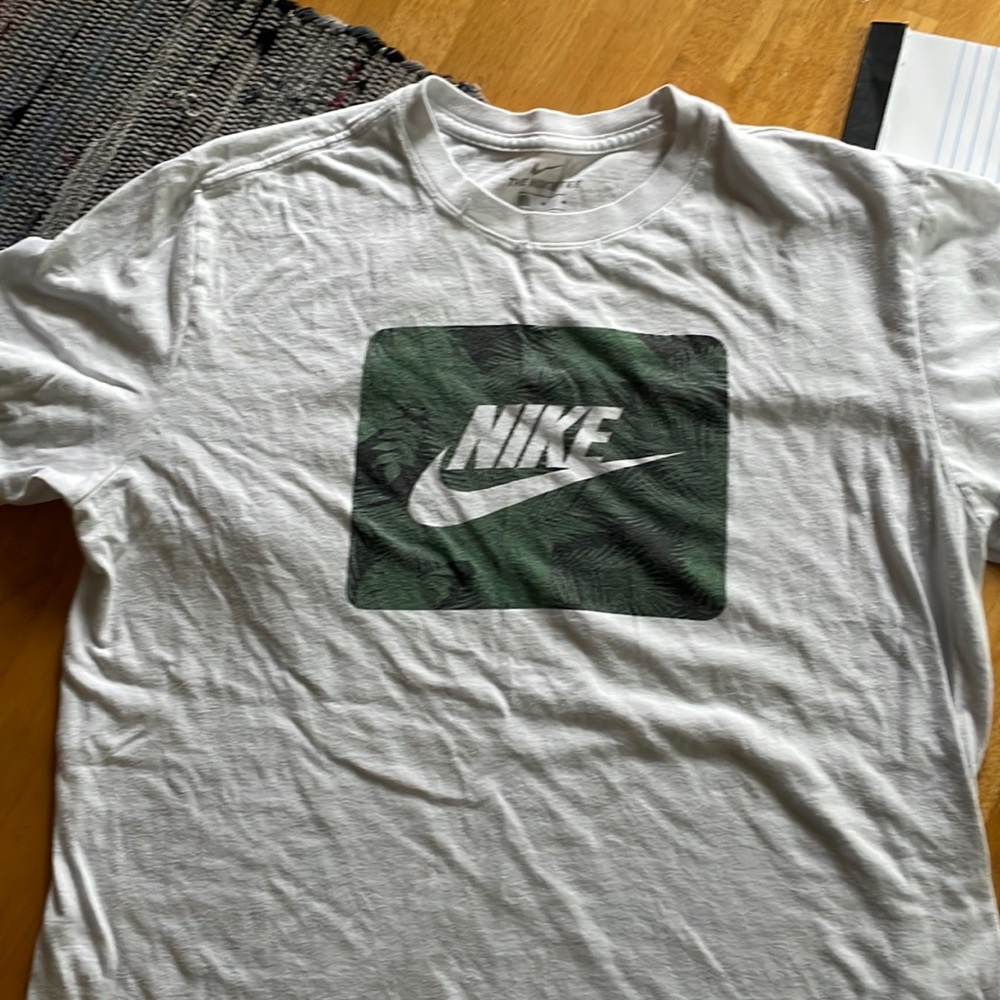 Nike T-shirt size medium